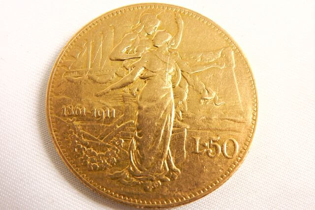 イタリア建国50年記念エマヌエーレ3世50リレ金貨（1911年）の特徴や 