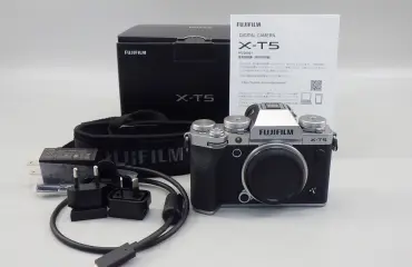 X-T5 ミラーレス一眼カメラ ボディ ※動作確認済み 箱付き